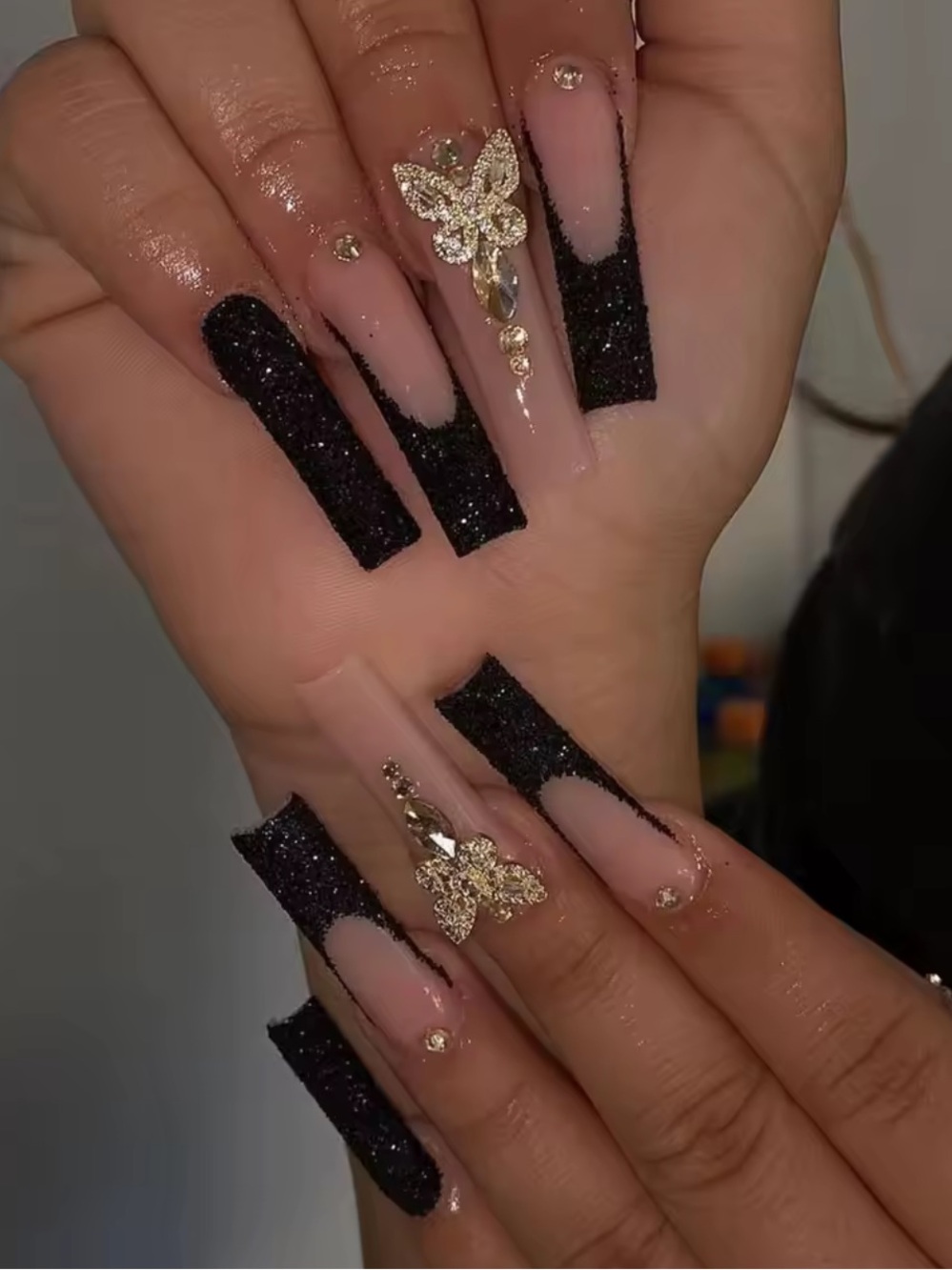 24 pcs nails natural delicate & comfortable reusable!